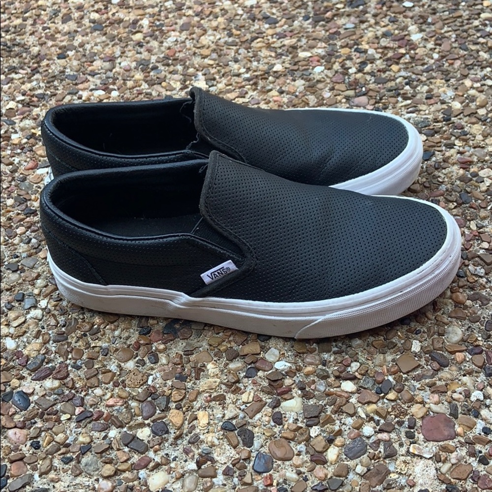 women’s black vans